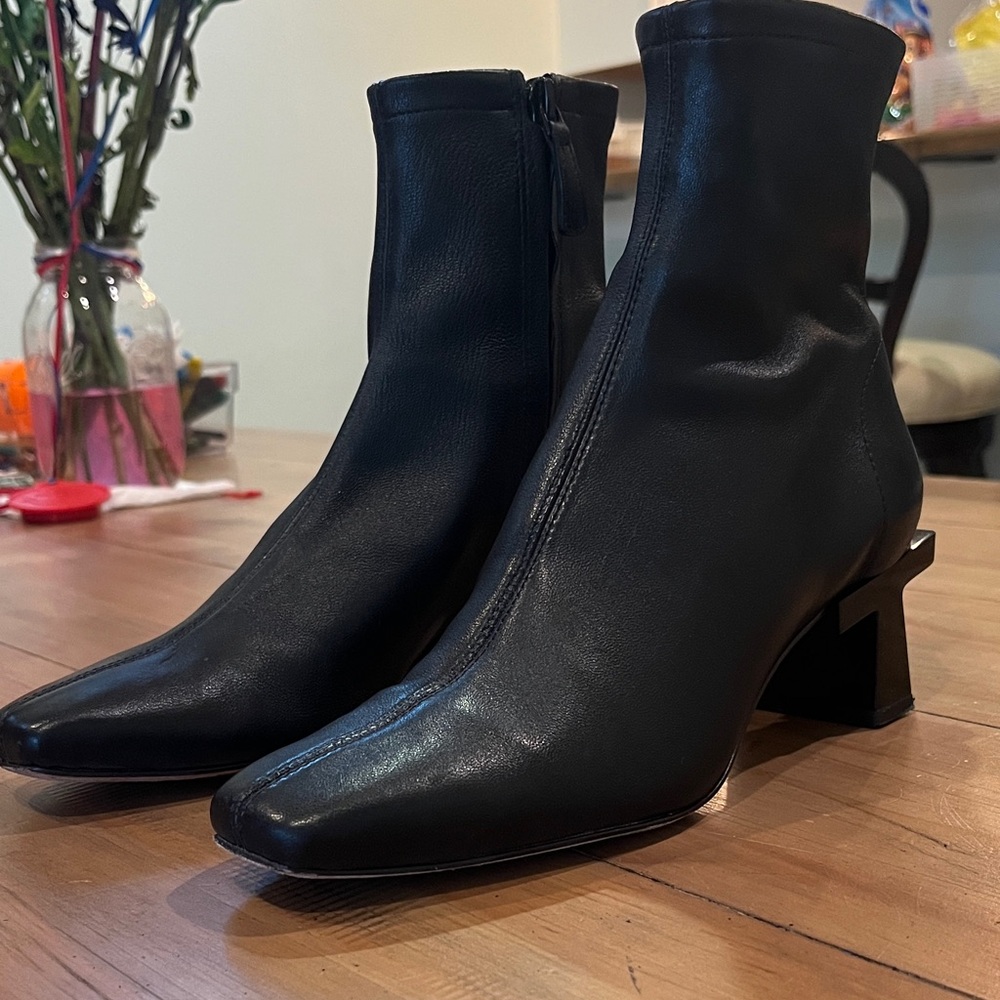 Tory Burch Black Leather Ankle Booties